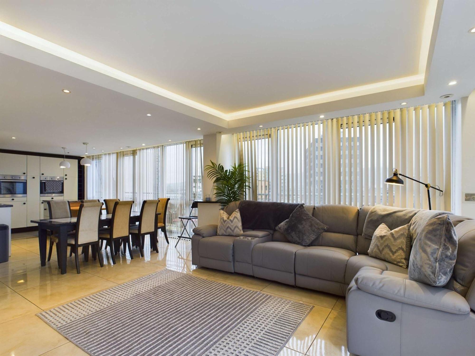 Luxurious 3 Bedroom In Белфаст